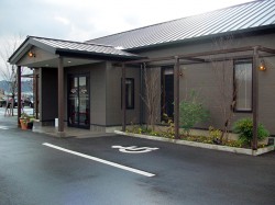 「やまなみ珈琲店【国府店】」を掲載しました。