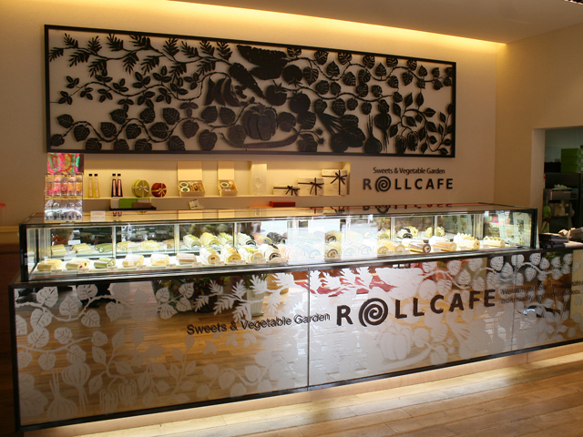 ロールカフェ沖浜 店内